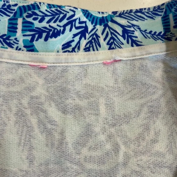 Lilly Pulitzer UPF 50+ Asher Popover Whisper Blue One of a Kind Print Size Small - Picture 8 of 11